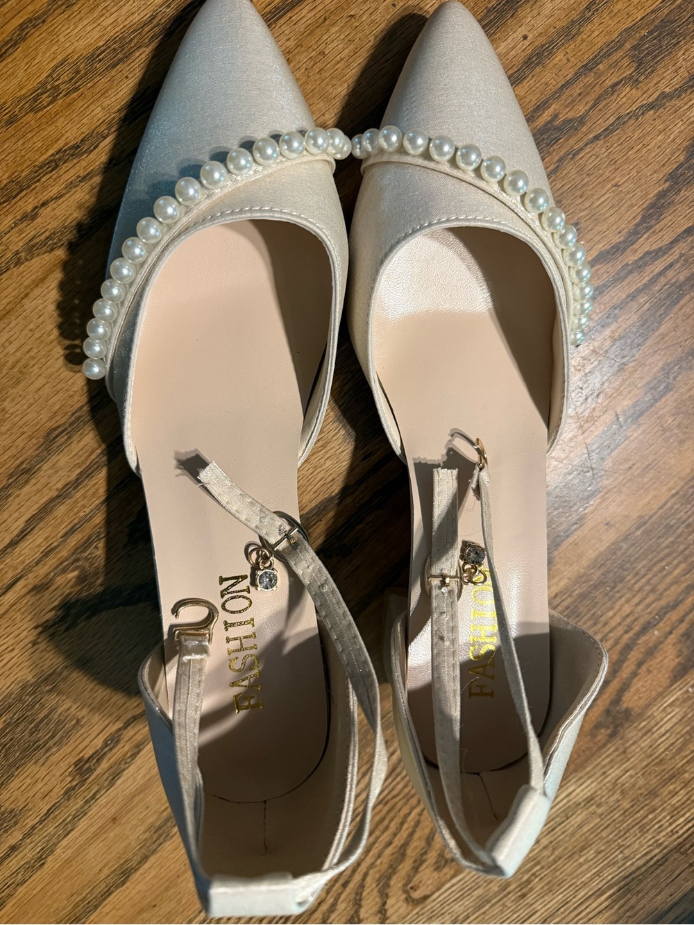 NWOT Fashion Brand Company Pearl-Embellished Satin Block Heel Pumps in Champagne - Picture 2 of 5